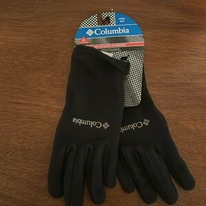 SOLD - Columbia Sportswear Gloves 🧤